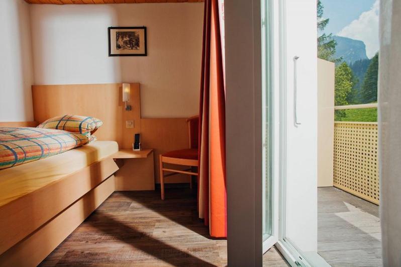 Hotel Des Alpes Kandersteg Quarto foto
