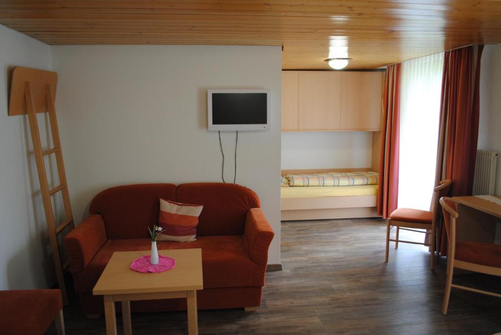 Hotel Des Alpes Kandersteg Quarto foto