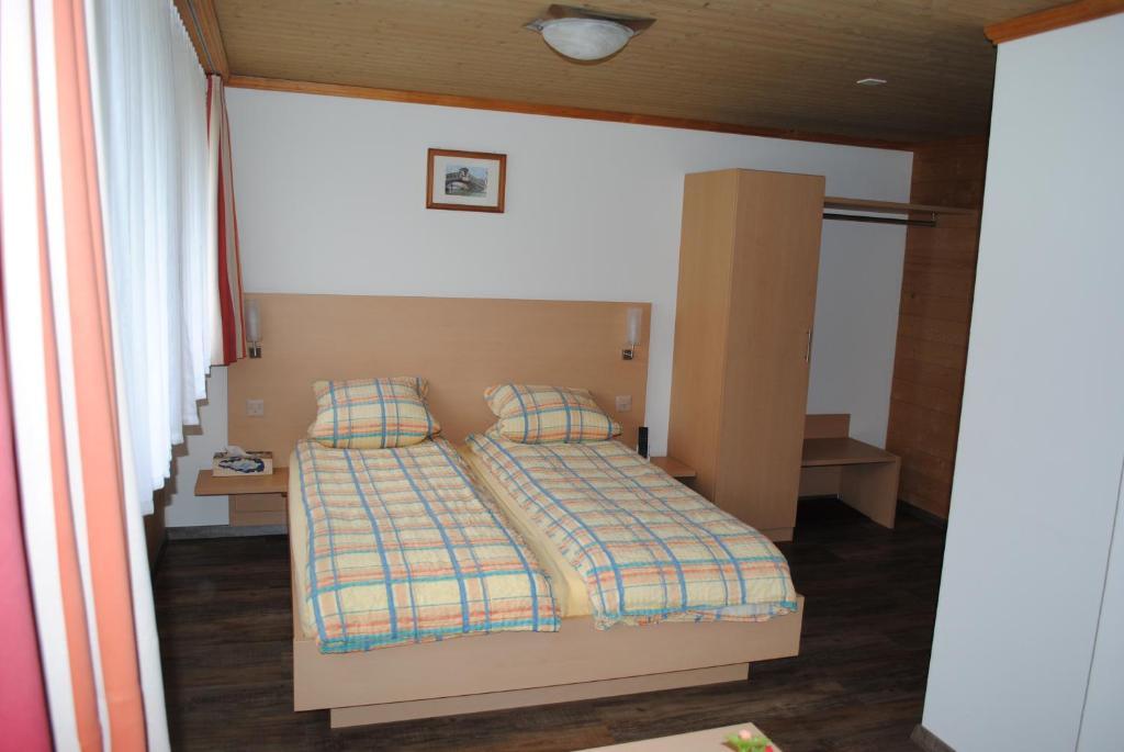 Hotel Des Alpes Kandersteg Quarto foto