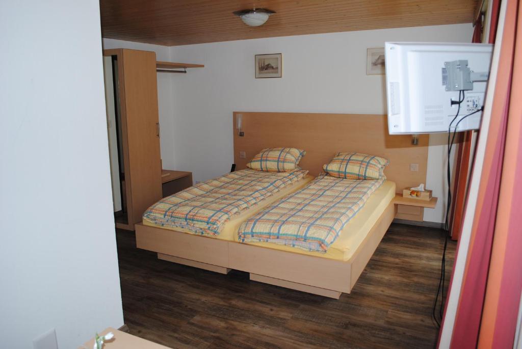 Hotel Des Alpes Kandersteg Quarto foto